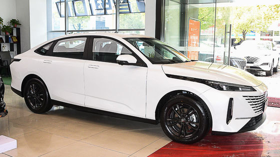 1.5T GDI DCT Changan Yida 2023 Saloon Car 4 Door 5 Seat