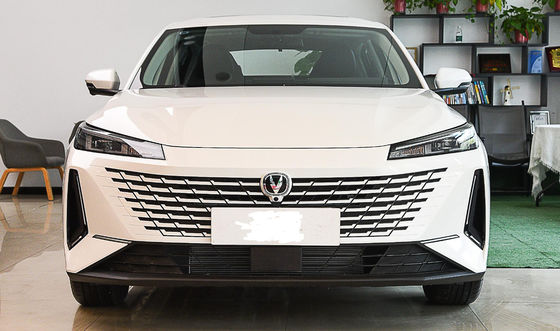 1.5T GDI DCT Changan Yida 2023 Saloon Car 4 Door 5 Seat